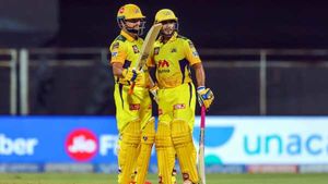 இதுதான் ஒரே வழி.. முக்கியமான நேரத்தில் தோனிக்காக விட்டுக்கொடுத்த ரெய்னா.. அப்படி செய்தது ஏன்?