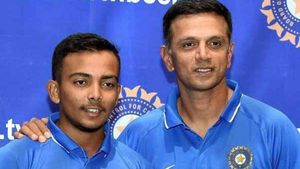 ப்ரித்வி ஷா தவிர.. மத்தவங்க கண்ணுக்கு தெரியலையா? - 