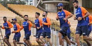 சுடசுட ரெடியாகும் இங்கிலாந்து பிட்ச்.. பயிற்சியில் களமிறங்கும் இந்திய வீரர்கள்.. ஒரே வாய்ப்புதான்!