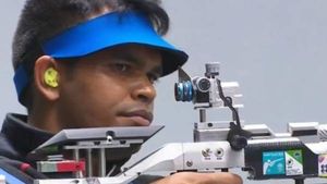 துப்பாக்கி சுடுதலில் தொடர்ந்து சொதப்பல்.. 10 மீட்டர் ரைபல் பிரிவிலும் 2 இந்திய வீரர்கள் வெளியேற்றம்