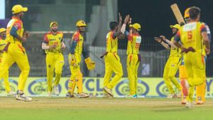 TNPL 2021: வெளியேறியது கோவை.. 6 சிக்ஸர்களால் கதையை முடித்த விவேக் - திண்டுக்கல் டாப்