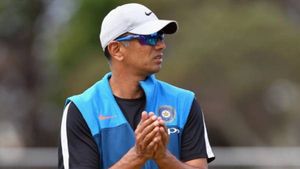 “அணியில் இடம்வேண்டும் என்றால் அதை செய்யுங்கள்” வீரர்களுக்கு உத்தரவு போட்ட டிராவிட்.. அதிரடி முடிவு!