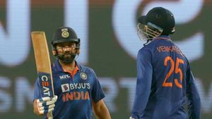 ‘கொஞ்சம் கூட இரக்கம் இல்ல’.. நியூஸி,யை பொளந்துக் கட்டிய ரோகித் - ராகுல்.. சாதனையுடன் அபார வெற்றி!
