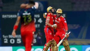 IPL இமாலய இலக்கு அடித்தும் பெங்களுரு தோல்வி.. பஞ்சாப் அணி பட்டாஸ் ஆட்டம்.. தவறு நடந்தது எங்கே?