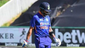 விராட் கோலிக்கு இவ்வளவு பயமா?.. 2வது ODI-ல் சிறு தவறால் அவுட்டான பரிதாபம்.. கிண்டலடிக்கும் ரசிகர்கள்