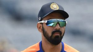 கே.எல்.ராகுலுக்கு கெடு விதித்த பிசிசிஐ.. ஆசியக்கோப்பையில் விளையாடுவதில் சிக்கல்.. என்ன பிரச்சினை!