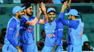 ஆர்ஸ்தீப் புயலில் சிக்கிய இந்தியா.. கௌரவமான இலக்கை எட்ட உதவிய கேசவ் மகாராஜ்.. இந்தியாவுக்கு ஈஸி இல்ல