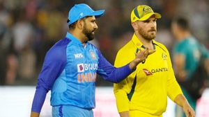 இந்தியா vs ஆஸி 2வது டி20 போட்டி.. 8 ஓவர்கள் ஆட்டமாக நடக்கும்.. நடுவர்கள் அறிவிப்பு!