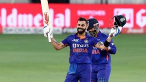 அந்த வீடியோக்களின் உதவி.. ஆசிய கோப்பையில் எப்படி கம்பேக் ஆனீர்கள்??.. விராட் கோலி வெளிப்படை பேச்சு!