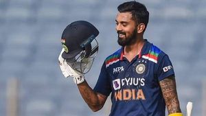 “அவரால ஒன்னுமே செய்ய முடியாது.. தூக்கிடுங்க”.. பாகிஸ்தானுடனான போட்டி.. கே.எல்.ராகுலுக்கு எதிர்ப்பு!
