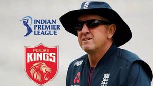 IPL பஞ்சாப் அணியிலிருந்து கும்ப்ளே விலகல்..புதிய பயிற்சியாளராக டிரெவ்லர் பெய்லிஸ் நியமனம்.யார் இவர்?