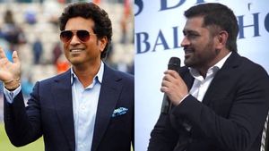 சச்சின் தான் என்னுடைய ரோல் மாடல்.. ஆனால் என்னால் அவரை மாதிரி விளையாட முடியாது.. தோனி நெகிழ்ச்சி
