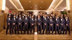 இந்திய அணிக்கு நற்செய்தி.. புகைப்படத்தில் அந்த ஒரு வீரரை கவனித்தீர்களா??. இனி கவலையே இல்லை!