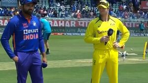 இது லிஸ்ட்லயே இல்லயே.. இந்திய அணியில் அதிரடி 2 மாற்றம்.. ஆஸி.க்கு சாதகமாக விழுந்த டாஸ்.. காரணம் என்ன