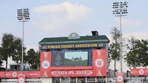 Punjab vs KKR: திடீரென அணைந்த லைட்.. மைதானத்தில் பதற்றம்.. 5 நிமிஷம் லேட்டாக கேகேஆர் பேட்டிங்!