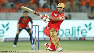 IPL தொடரிலேயே சிறந்த இன்னிங்ஸ்.. பஞ்சாப் 88/9 எடுத்து தடுமாற்றம்.. இறுதியில் ஷிகர் தவான் 99 ரன்கள்
