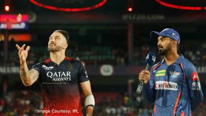 RCB vs LSG: லக்னோ அணிக்கு திரும்பிய மார்க் வுட்.. டாஸ் வென்ற கே.எல்.ராகுல்.. பெங்களூரு பேட்டிங்!