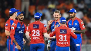 IPL-பார்ட்டியில் டெல்லி வீரர்கள் செய்த அட்டகாசம்.. பெண்ணிடம் அத்துமீறியதாக புகார்..விசாரணைக்கு உத்தரவு
