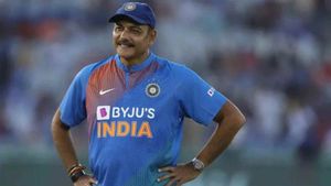 ஐபிஎல் கோப்பையை சிஎஸ்கே வெல்லாதாம்.. இவரு தான் கண்டிப்பாக ஜெய்ப்பாரு.. ரவி சாஸ்த்ரி ஆருடம்