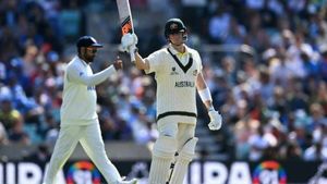 WTC Final - ஆஸி.யின் வெற்றி பிரகாசம்.. இந்திய அணி திணறல்.. ஃபாலோ ஆனை தவிர்க்க இன்னும் எவ்வளவு தேவை