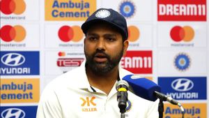WI vs IND: இந்திய அணி பிளேயிங் லெவனில் மாற்றமா? கேப்டன் ரோகித் சர்மா பதிலால் எழும் சந்தேகம்!