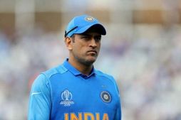 HBD Dhoni - தோனி பற்றி தெரியாத 5 விசயங்கள்.. பிடித்த உணவு வகை முதல் பிடிக்காத செல்போன் வரை