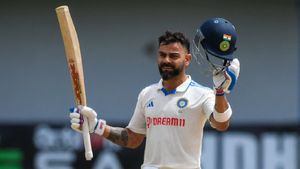 Ind vs WI - விராட் கோலி சதம்.. ஜடேஜா, அஸ்வின் அரைசதம்.. இந்திய அணி இமாலய இலக்கு.. சமாளிக்குமா WI