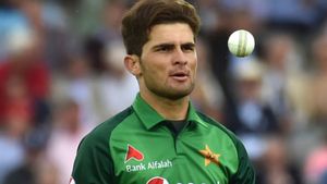 PakvSL- 23 வயதில் ஷாகின் ஆப்ரிடி பிரம்மாண்ட சாதனை.. வசீம் அக்ரம், வாக்கர் யூனிஸ் உடன் இணைந்த ஆப்ரிடி