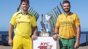 Aus vs SA 1st T20 - மிட்செல் மார்ஷின் வெறித்தன பேட்டிங்.. தென்னாப்பிரிக்காவை சுளுக்கு எடுத்த ஆஸி