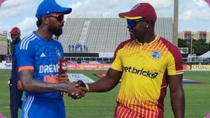 IND vs WI 5th T20- தொடரை வெல்லுமா இந்தியா..தோனியை காப்பி அடித்த ஹர்திக்.. கில் ரன் குவிப்பு தொடருமா?