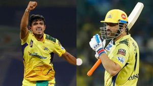 தோனியிடம் இருந்து கற்றுக்கொண்டது என்ன தெரியுமா? பெருமிதமாக சொல்லும் சிஎஸ்கே வீரர் மகீஷ் தீக்சனா!