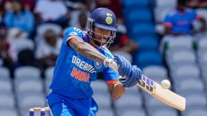 IND vs WI 2nd T20- மீண்டும் காலை வாரிய ஸ்டார் வீரர்கள்.. அரைசதம் அடித்து அசத்திய திலக் வர்மா