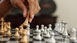 Chess- மொத்தம் எத்தனை காய்கள்.. அவை பெயர் என்ன? அதனை எப்படி நகர்த்துவது? இதை படித்தால் போதும்
