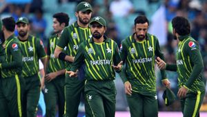 IND vs PAK - 18 மணி நேரத்திற்கு முன்பே பிளேயிங் லெவனை அறிவித்த பாகிஸ்தான்..பாபர் அசாமின் மைண்ட் கேம்
