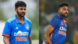 IND vs AUS: எல்லாம் ஓரளவுக்குதான்.. கட்டம்கட்டப்படும் ஷர்துல் தாக்கூர்.. அடுத்த போட்டியில் நீக்கம்?