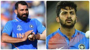 IND vs PAK - ஷமிக்கு பதிலா இவரையா சேர்த்து இருக்கீங்க? ரோகித் எடுத்த முடிவின் பின்னணி என்ன?
