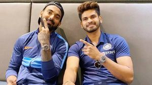 ராகுல் vs ஸ்ரேயாஸ்.. யாருக்கு டீமில் இடம்? இளம் வீரர் வைத்த ட்விஸ்ட்!