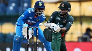 IND vs SL : விக்கெட் போனாலும் ரன் குவித்த வங்கதேசம்.. இந்தியாவுக்கு கடும் சவால்.. எல்லாம் இவராலதான்!