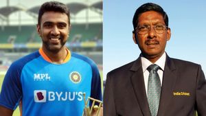 குறி வைத்து விமர்சனம் செய்த முன்னாள் வீரர்.. போன் போட்ட அஸ்வின்.. அப்புறம் நடந்த மெகா ட்விஸ்ட்