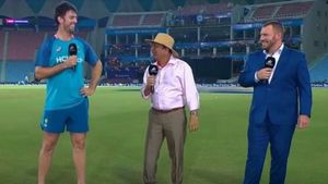 உங்க அப்பா இதை சொல்லி தரவில்லையா? ஆஸி. வீரரை கிண்டல் செய்த கவாஸ்கர்.. முகம் சுளித்த ரசிகர்கள்