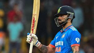 IND vs BAN: நீயெல்லாம் மனுஷனே கிடையாது.. இன்னும் 77 ரன்கள்.. விராட் கோலி படைக்கப் போகும் சாதனை!