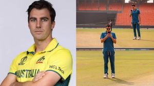 IND vs AUS: மாற்றினாலும் மாற்றிடுவாங்க.. பிட்சை போட்டோ எடுத்த கம்மின்ஸ்.. கிண்டல் செய்யும் ரசிகர்கள்