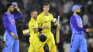 IND v AUS -எப்பா சாமி! போதும் பா, உங்க பரிசோதனை முயற்சி.. இப்படியே போனா வெள்ளி கிண்ணம் கூட கிடைக்காது