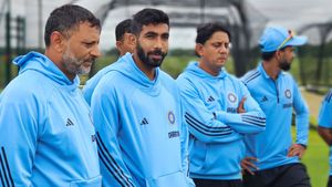 IPL : புயலைக் கிளப்பிய பும்ரா.. கேப்டன் பதவிக்காக ஆரம்பித்த பஞ்சாயத்து.. ரசிகர்கள் ஊகம்