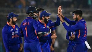 IND vs AUS - இந்திய அணியில் சிஎஸ்கே வீரர் சேர்ப்பு.. எஞ்சிய 2 டி20 போட்டியில் விளையாட வாய்ப்பு