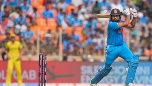 IND vs AUS : ரோஹித் மட்டும் இதை செய்யலைனா.. இந்தியா கதை முடிஞ்சுருக்கும்.. சுட்டிக்காட்டிய விமர்சகர்கள்