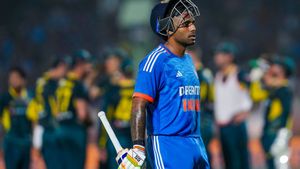 IND vs AUS : என்ன பண்ணி வச்சுருக்கீங்க சூர்யகுமார்? அப்போ உலகக்கோப்பையில் ஆடினது எல்லாம் பொய்யா