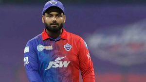 IPL 2024: ரிஷப் பண்ட் ஃபிட்னஸ்.. பிப்ரவரியில் தயாராகிவிடுவார்.. அவசரம் காட்டாத என்சிஏ.. ஏன் தெரியுமா?
