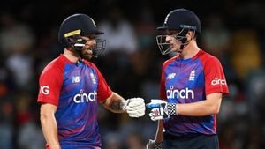 IPL 2024 : எத்தனை கோடி போனாலும் பரவாயில்லை.. 2 இங்கிலாந்து வீரர்களுக்கு குறி வைத்த ஐபிஎல் அணிகள்