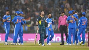 IND vs AUS : அந்த ஒரு வீரர் டீமில் இல்லை.. ஆஸ்திரேலியா தோற்று விட்டது.. சைமன் காடிச் கடும் விமர்சனம்